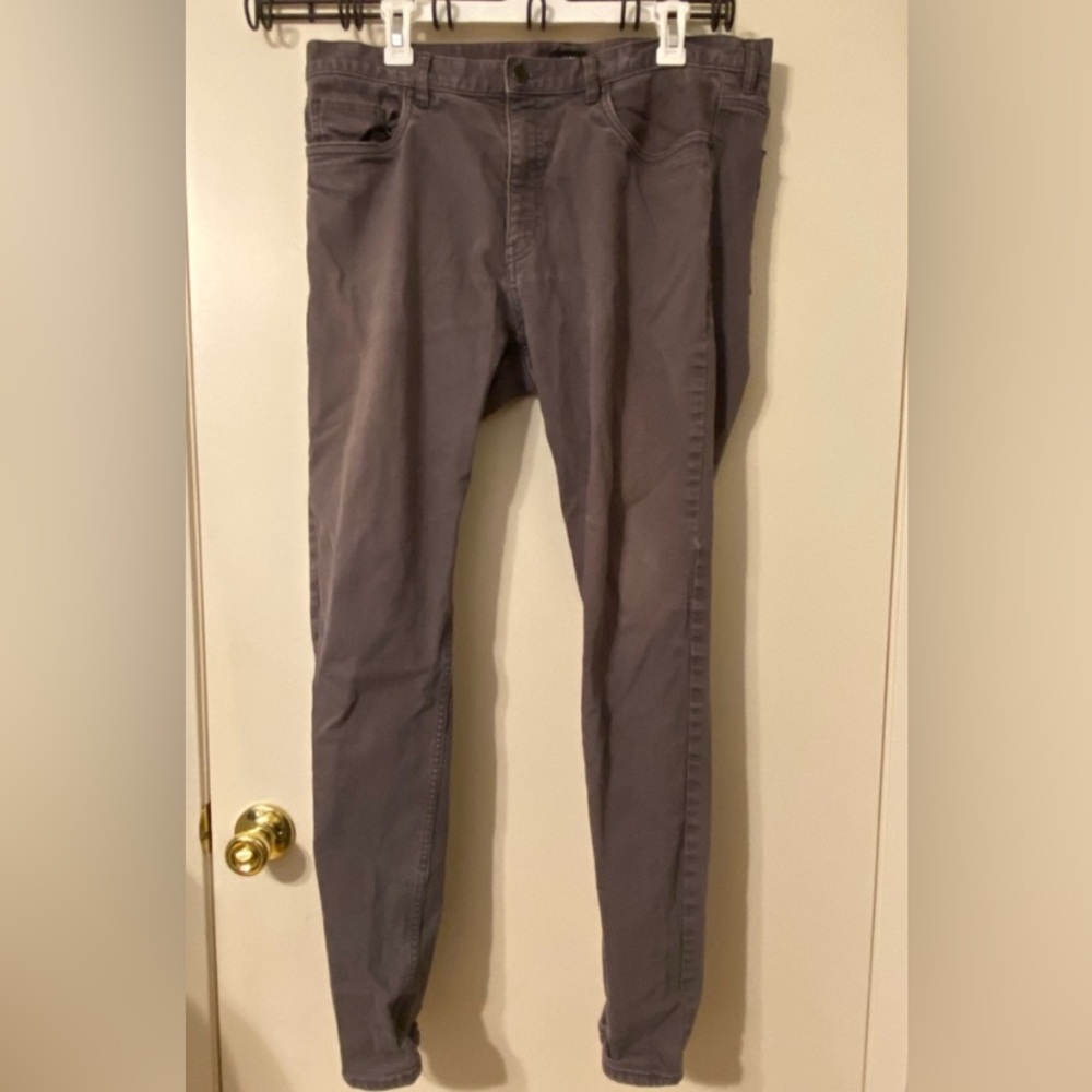 Bundle Listing 2/$8 Men’s Skinny Jeans - H&M and H&M Divided - Picture 8 of 9